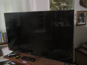 lot 83 image: 50 Samsung television with remote