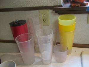 lot 258 image: tea and water glasses