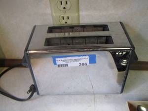 lot 266 image: dBl slot toaster
