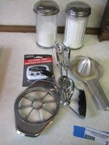 lot 270 image: hand mixer- lemon juicers- 2sugar caps