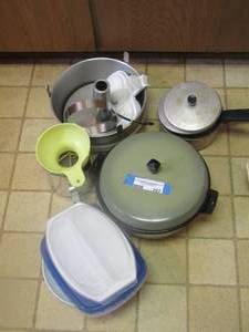 lot 287 image: kitchen pot and pans with lids