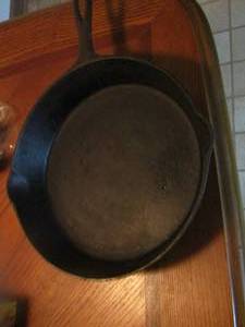 lot 296 image: cast iron 8 skillet