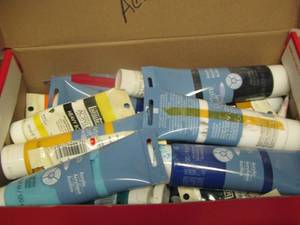 lot 319 image: small box of used arcrilic paints