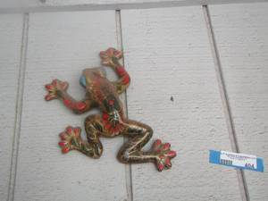 lot 404 image: climbing wall frog dcor beautiful little creature