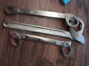 lot 464 image: universal socket wrenches qty 3