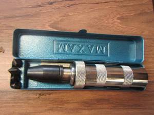 lot 475 image: maxim drill with bits