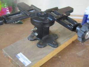 lot 500 image: corner clamp