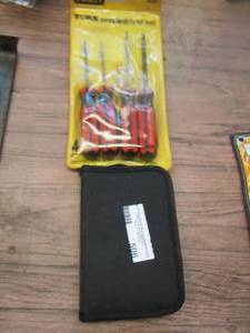 lot 506 image: 2 new sets of screw drivers