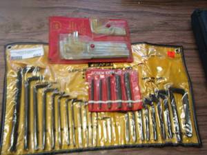 lot 507 image: ALLEN WRENCH SET  & SCREW EXTRACTOR SET...