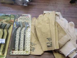 lot 529 image: work gloves and wire brushes