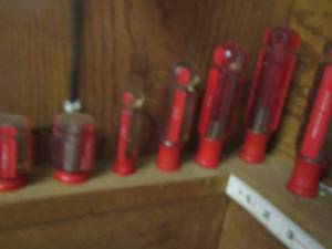 lot 553 image: red handled screw drivers