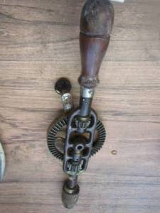 lot 566 image: vintage drill - hand crank