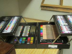 lot 614 image: artist case with paints, color pencils, oil paints , and more