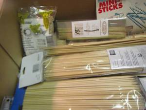 lot 710 image: scewers, mini sticks, party skewers and more