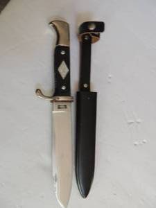 lot 335 image: SOLINGEN KNIFEDAGGER  WW2 - BOYSCOUT  5.5IN. BLADE  GERMANY
