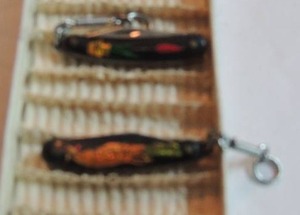 lot 694 image: mini knives - on chains 1 38 long blad 78