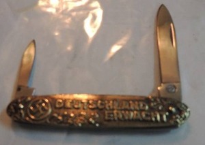 lot 910 image: deutschland erwacht knife #1943 - sword on back 2 blade 2 12, 1 12