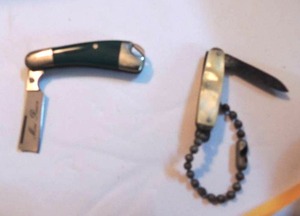 lot 70 image: Frost mini razor japan - 1 12 blade 2 closed , sm pen knife 1 blade