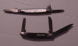 lot 460 image: Schrade old timer 104t minuteman - 2, 1 12, 1 12 - vintage Henry Sears co. prussia 3 blade (missing 1) pearlized handle 2  1 14 blade