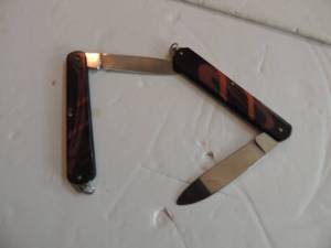 lot 551 image: two blade knife cant read name in blade 3 12  4 blade