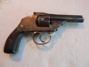 lot 571 image: Iver Johnson Arms & Cycle Works 32 cal. Revolver # 29811
