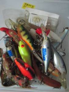 lot 868 image: clear tub of fishing lures various kinds