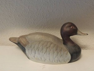 lot 72 image: REDHEAD DUCK  PORCELIN DECOY