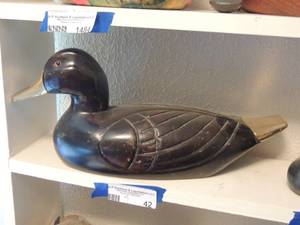lot 42 image: WOOD CARVED DUCK WITH BRASS DUCKBILL & TAIL