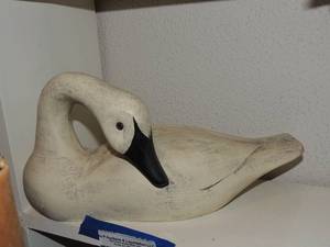 lot 398 image: CARVED SWAN