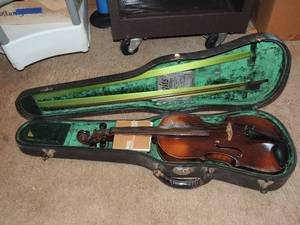lot 519 image: VIOLIN  W BOW IN CASE