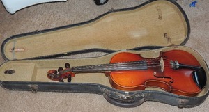 lot 488 image: VIOLIN IN CASE