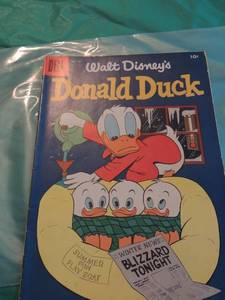 lot 905 image: Dell comics Donald Duck Nov.December 1955 #44