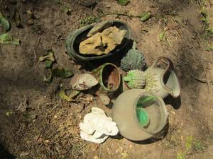 lot 1554 image: ceramic and plastic yard garden dcor