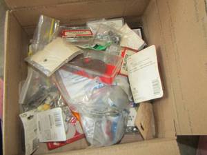 lot 1623 image: mach screws- glides- corner brackets