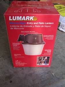 lot 1794 image: Lumark dusk til dawn outdoor light 100 watt