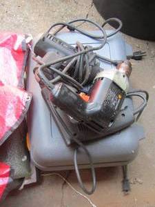lot 1800 image: Black and decker drill - skil