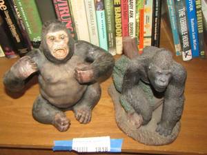 lot 1818 image: gorilla dcor qty 2