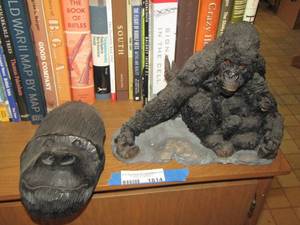 lot 1814 image: Gorillas