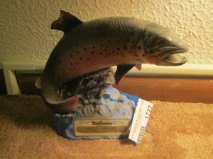 lot 1727 image: rainbow fish dcor