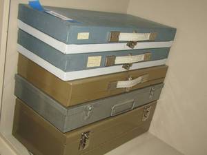 lot 1696 image: qty 5 empty metal cases