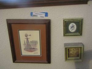lot 1069 image: qty 3 pieces of wall art
