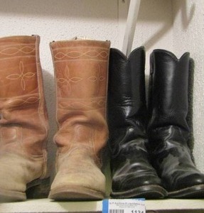 lot 1134 image: 2 pair of mens boots size 11D