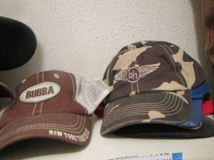 lot 1135 image: mens ball caps
