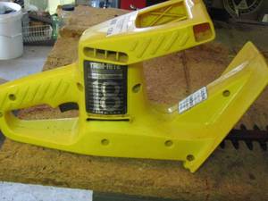 lot 1204 image: trim-rite hedge trimmer