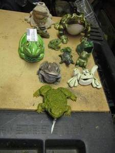 lot 1213 image: qty 10 plus frog home yard dcor