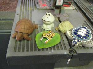 lot 1214 image: frog dcor turtle dcor