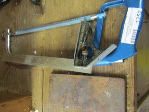 lot 1252 image: handsaw and level