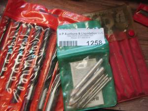 lot 1258 image: drill bits various sizes