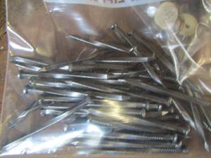 lot 1270 image: twisted nails