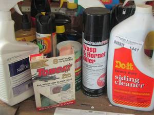 lot 1441 image: used lot of rat poison, siding cleaner, hot shot, wasp & hornet killer and more